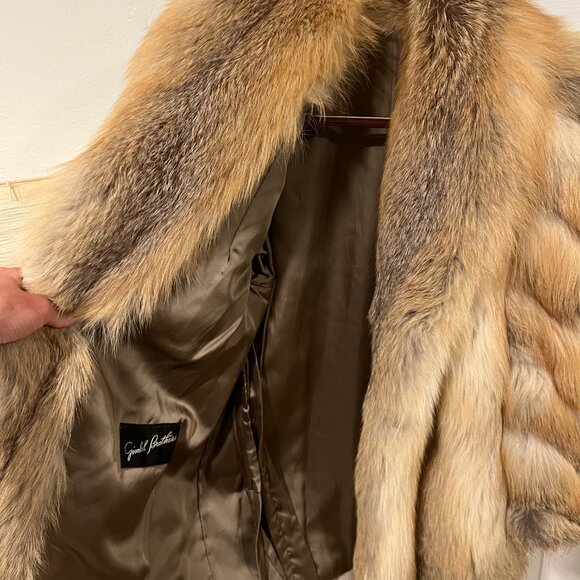 Stunning Fox Fur Coat - Picture 4 of 8